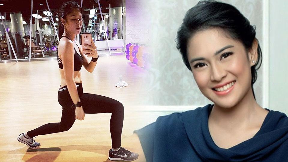 (FOTO) Begini Lekukan Tubuh Seksi Dian Sastro Usai Olahraga - INDOSPORT